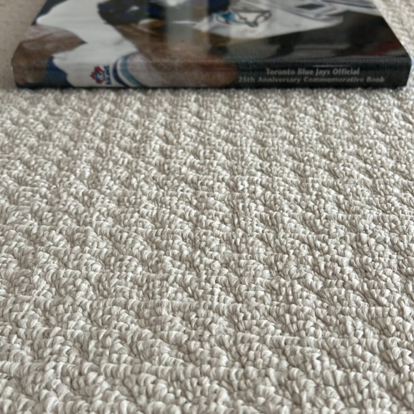 Toronto Blue Jays 25th Anniversary Commemorative Book - Picture 4 of 6